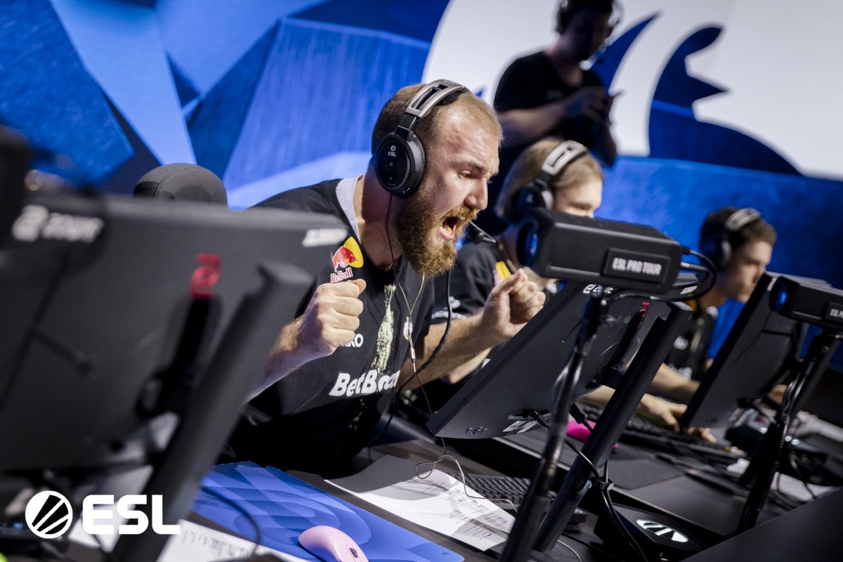 9z põe fim à sequência da The MongolZ e avança às quartas do IEM Cologne Major 2026
